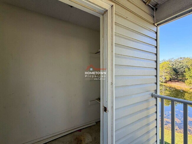 Building Photo - 1500 E Johnson Ave