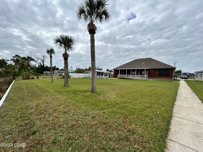 Building Photo - 7134 Bay Crest Rd