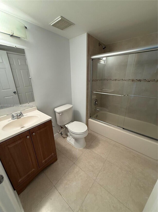 Building Photo - 2496 Centergate Dr