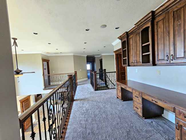 Building Photo - 738 Deer Hollow Rd