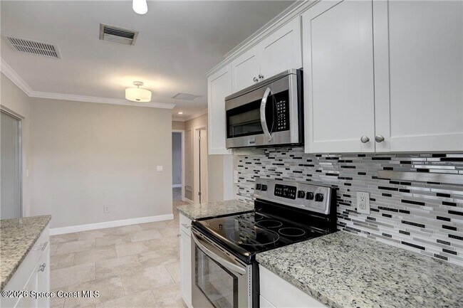 Building Photo - 866 Gilbert St