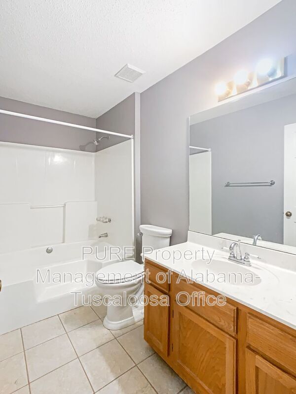Building Photo - 2751 Meadowlark Ln