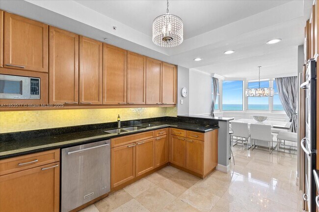 Building Photo - 20201 E Country Club Dr
