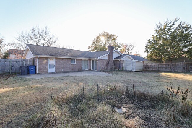 Building Photo - 3 Bed | 2 Bath | Tulsa