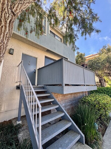 Building Photo - 8176 Manitoba St