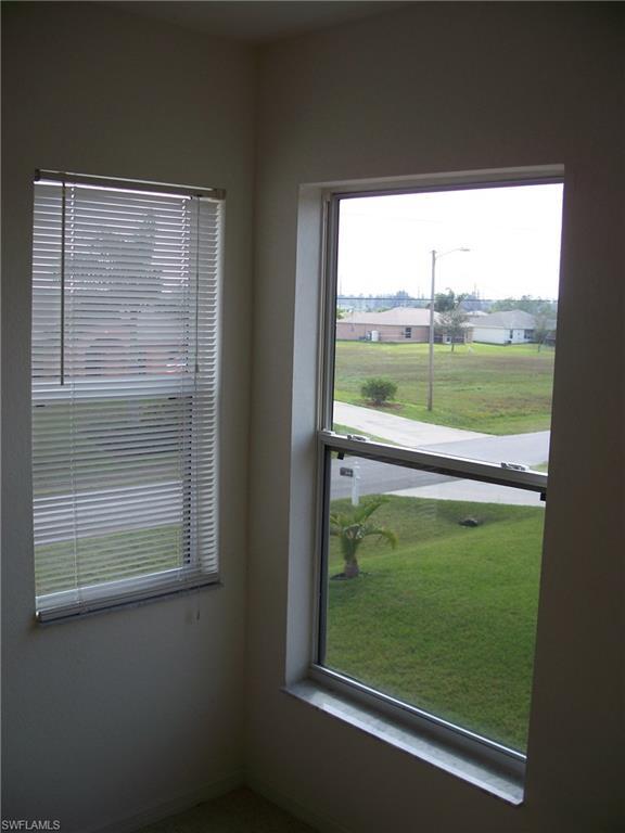 Building Photo - 216 NW 26th Ave