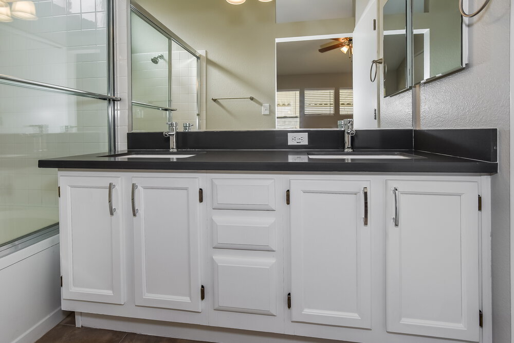 Building Photo - 806 Zinnia Cir