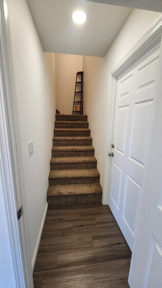 Building Photo - 3704 E Bond Ave