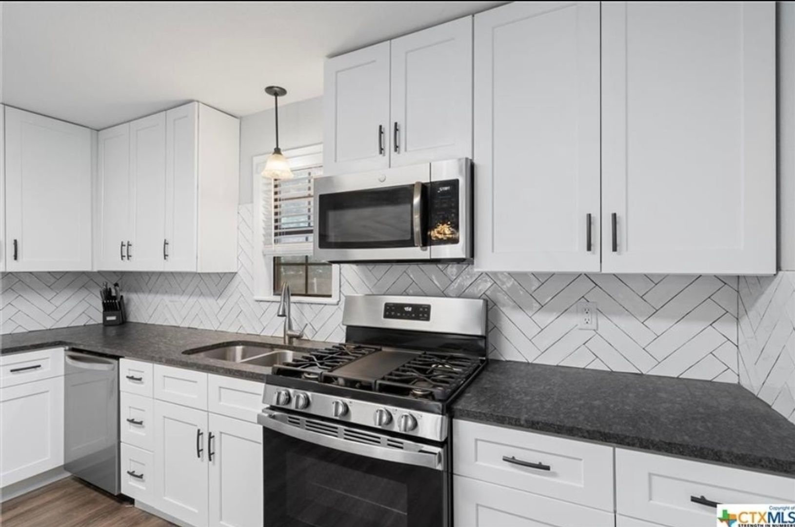 Building Photo - 610 Vernon St