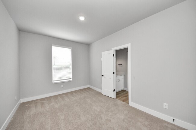 Building Photo - 5812 Francis Oak Ln