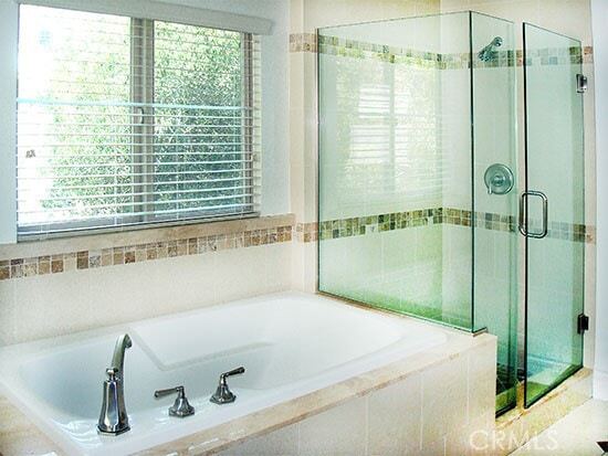 Building Photo - 10640 Woodbridge St