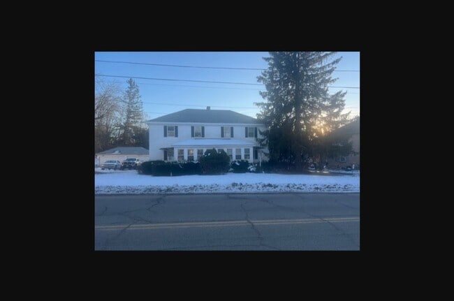 Building Photo - Charming 3BR Townhome in South Barre