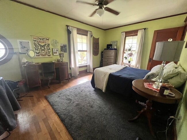 Building Photo - Historic 4-Bedroom Home - Close to UIUC Campus