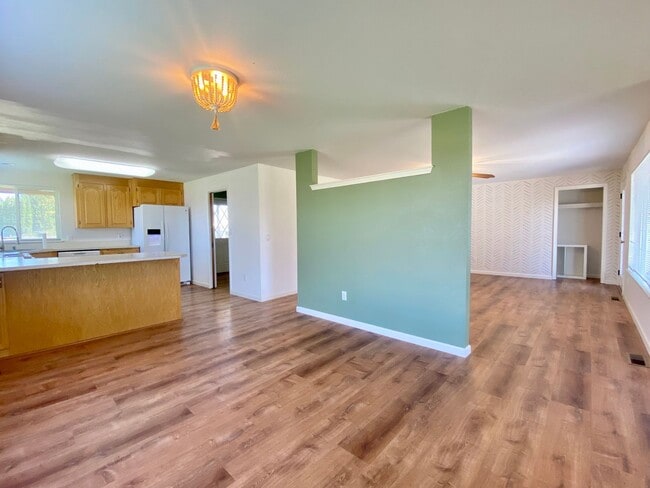 Building Photo - 3 Bedroom Home in Rural West Valley