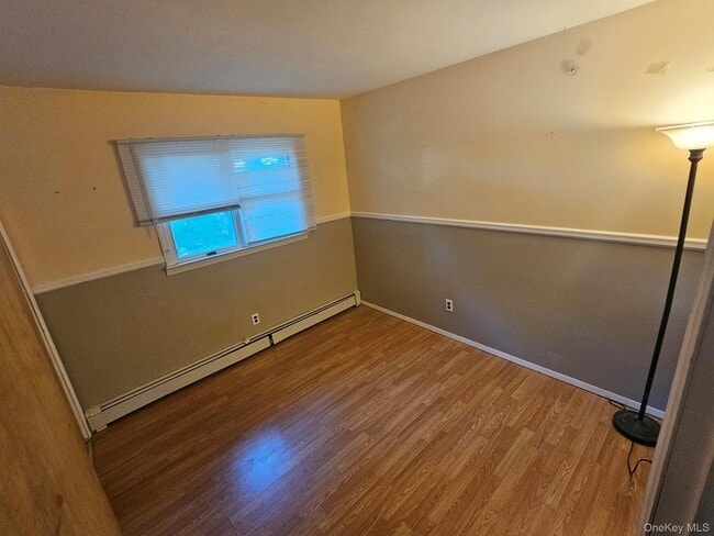 Building Photo - 93 W 6th St