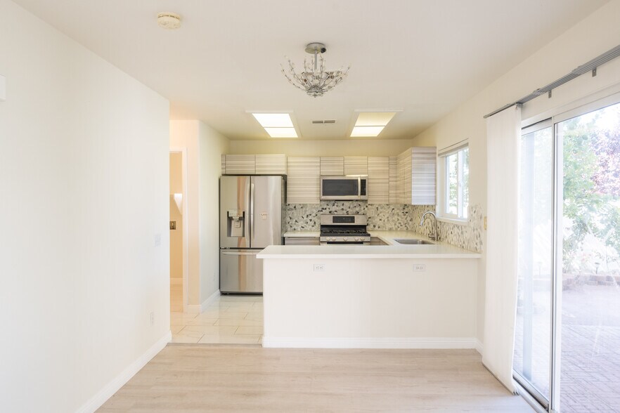 Building Photo - 7924 Horn Tail Ct