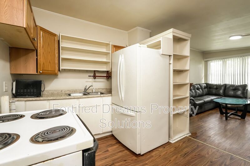Building Photo - 1208 Westmoreland Dr
