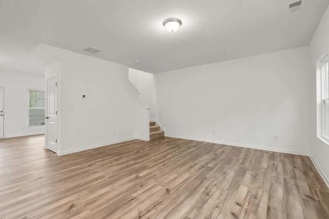 Building Photo - 2076 Boxwood Cir