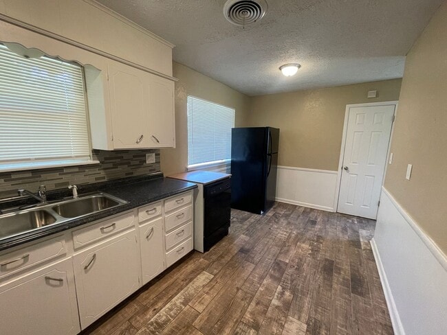 Building Photo - Norman Home For Lease