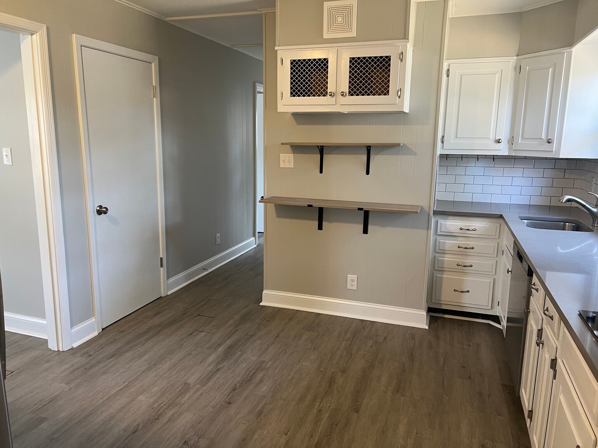 Kitchen - 10804 Coffman Ave