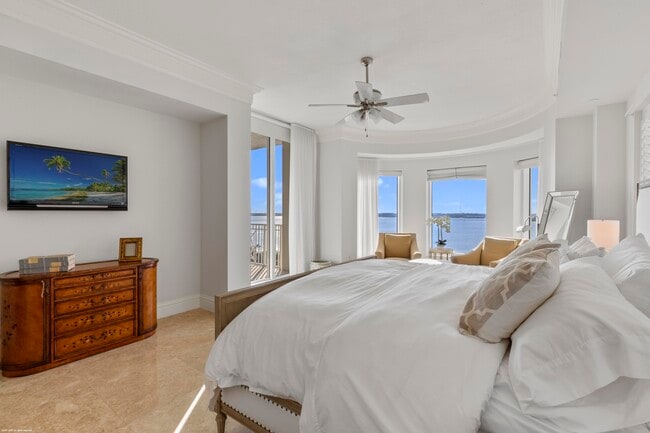 Building Photo - 5310 N Ocean Dr