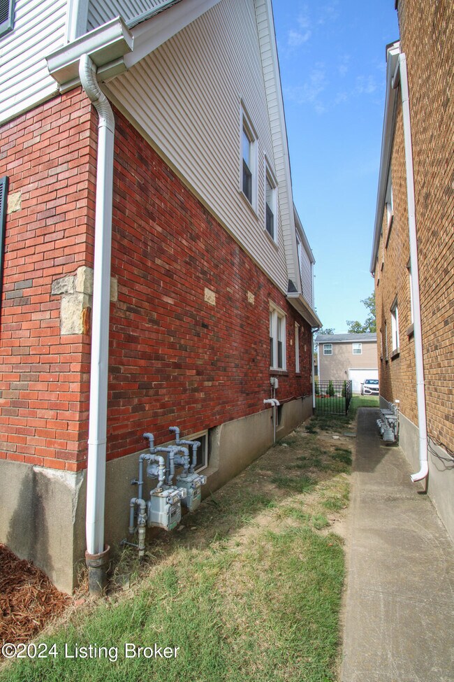 Building Photo - 1621 Norris Pl