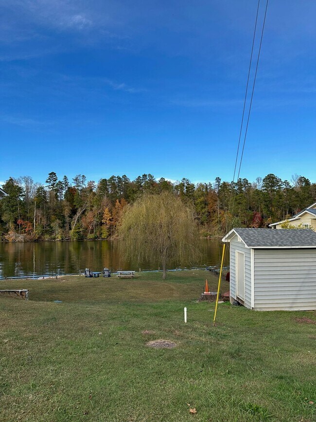 Building Photo - 302 Catawba Ave