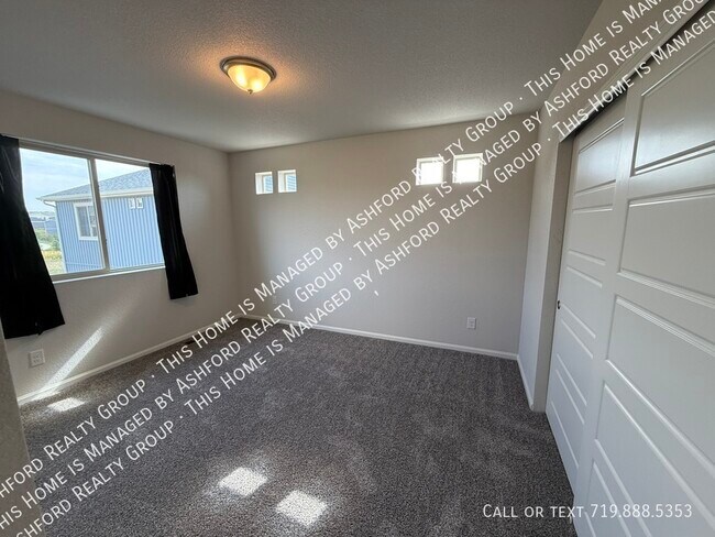 Building Photo - 6044 Callan Dr