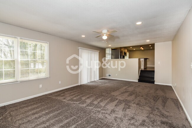 Building Photo - Fantastic 4bd/2.5ba home! Coming soon!