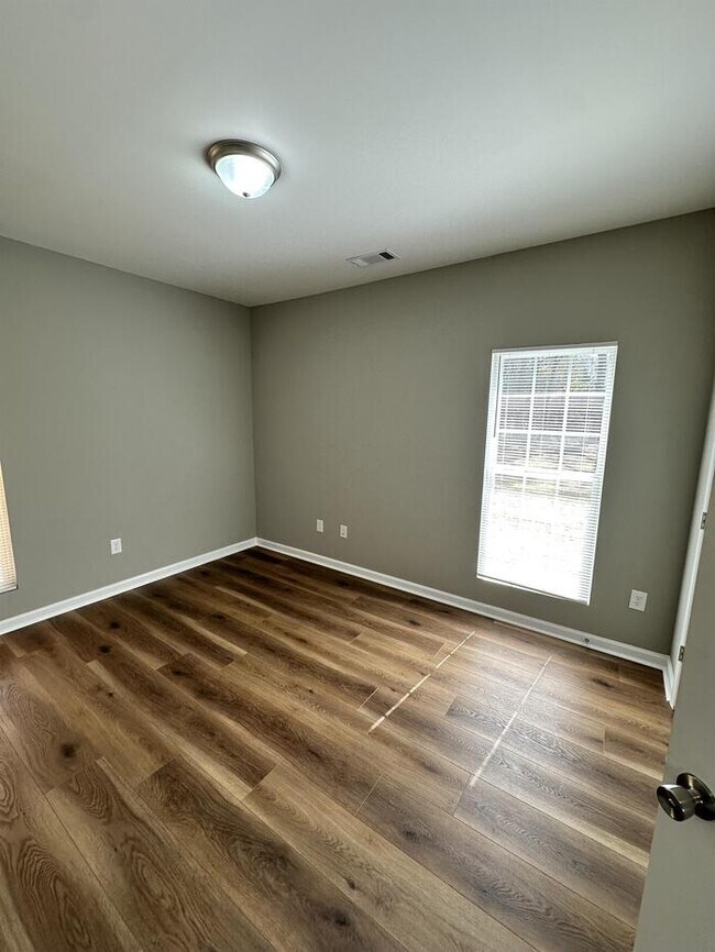 Building Photo - 294 Cedar Creek Rd