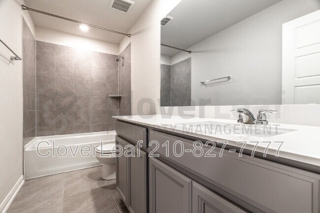 Building Photo - 9510 Fls Cyn Blvd
