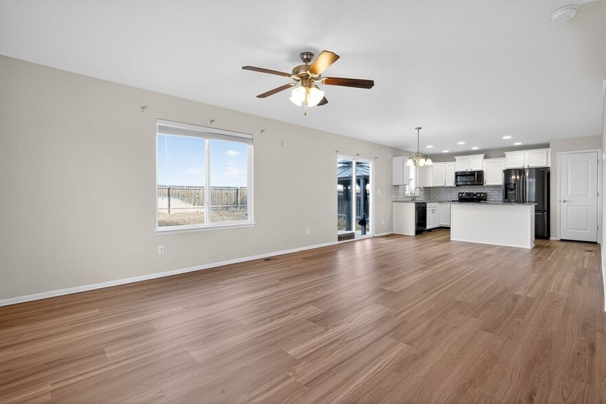 Building Photo - 10202 Silver Stirrup Dr