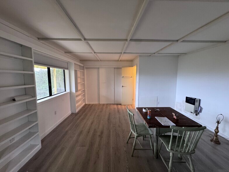 main room - 1411 Duncan Springs Rd
