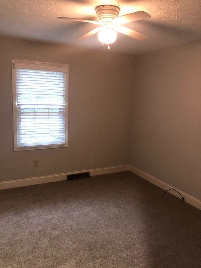 Building Photo - Greer, 3BD/2BA, 1519SF