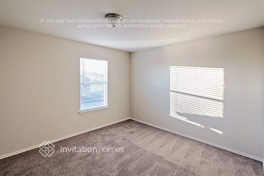 Building Photo - 2804 Mesa Valley Dr