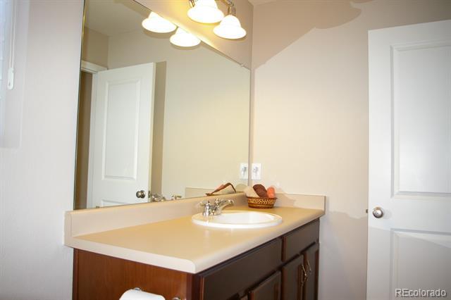 Building Photo - 2811 Summer Day Ave