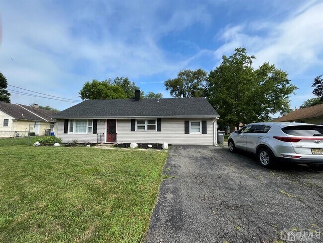 Building Photo - 15 Barnett Pl