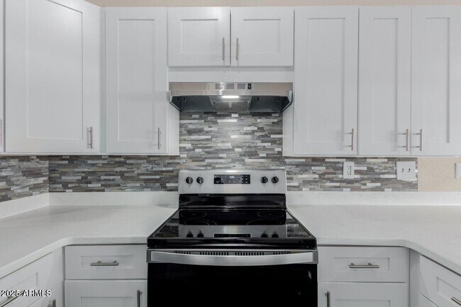 Building Photo - 4601 N 102nd Ave