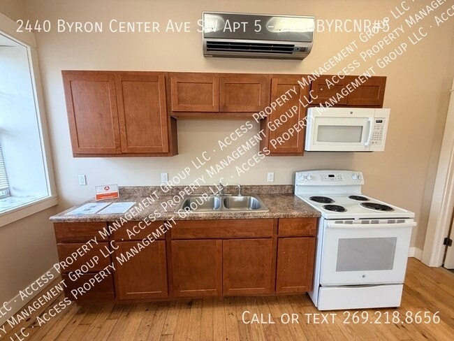 Building Photo - 2440 Byron Center Ave SW