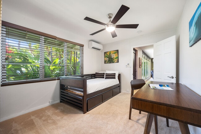 Building Photo - 456 Portlock Rd