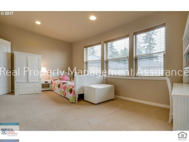 Building Photo - 13933 SW Walnut Creek Way