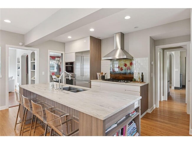 Building Photo - 3933 Zenith Ave S