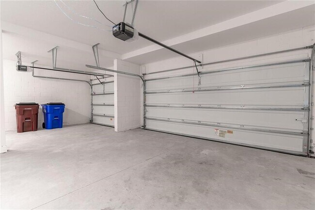 Building Photo - 5018 Down Ct