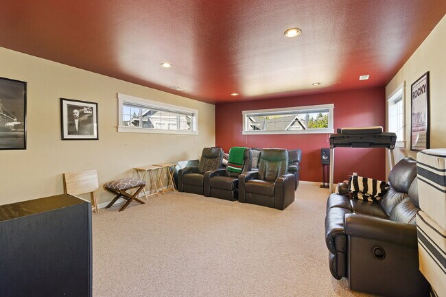 Building Photo - Beautiful, 5-Bedroom, Spacious, Damascus Home with Incredible Views