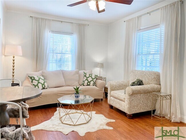 Primary Photo - 219 W Taylor St