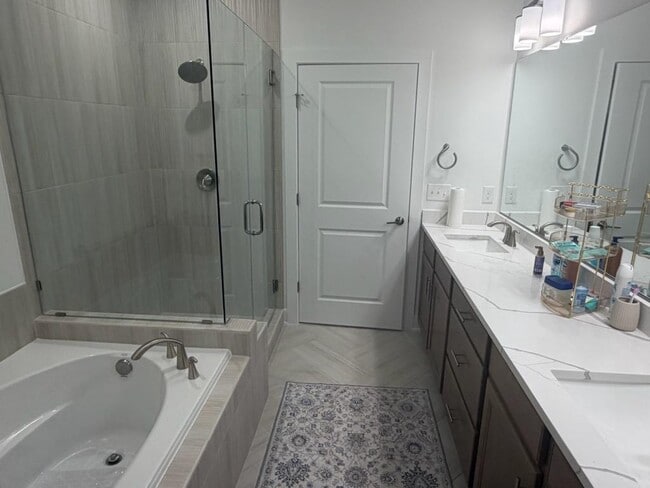 Building Photo - 6057 Sunstone Ln