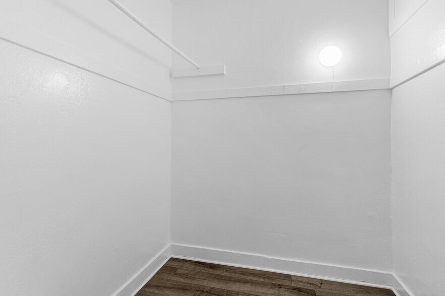 Building Photo - 1424 Chestnut Ave