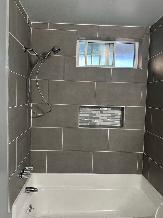 Building Photo - Luxurious 3-Bedroom Home with Detached Garage and New Updates in San Bernardino