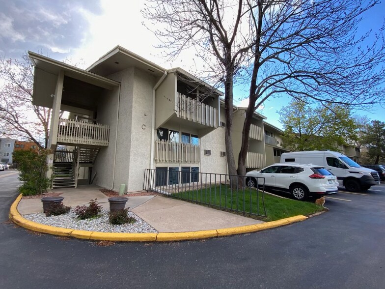 Primary Photo - 2707 Valmont Rd