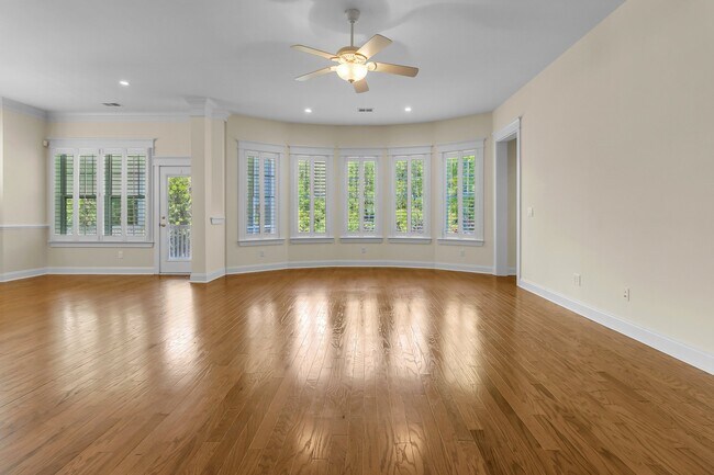Building Photo - 3688 Maidstone Dr
